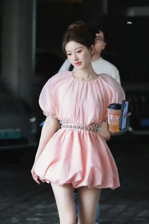 赵露思行公主礼#  赵露思 这么可爱是会被我一口吃掉的0505#赵