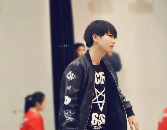 tfboys 王俊凯 重庆八中迎新文艺汇演