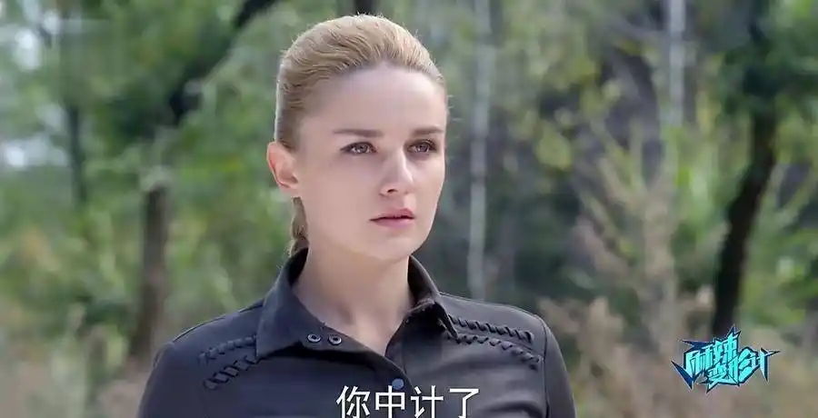 国外女演员"娜塔莎":我宁愿为国牺牲,网友:希望你平安归来_伊莉莎