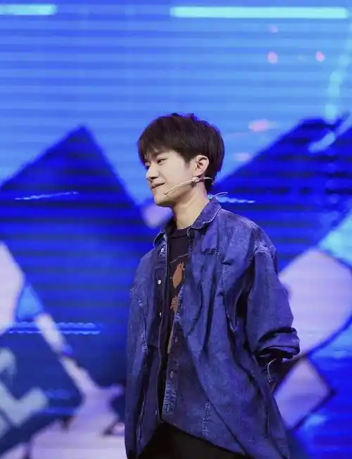 一举夺下金像奖,易烊千玺向她告白:我终于配得上你_妈妈_虚构_少年