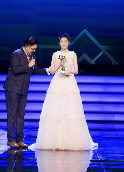 毛晓彤|关晓彤_新浪新闻