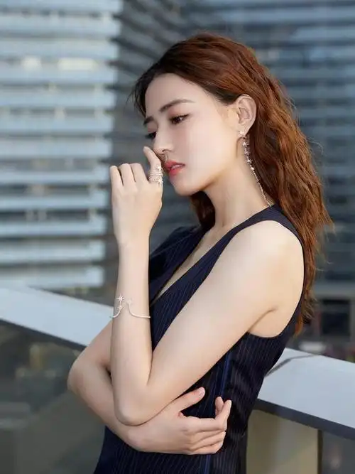 有一种神奇叫徐璐的穿搭服装很甜美气场却不是一般的大