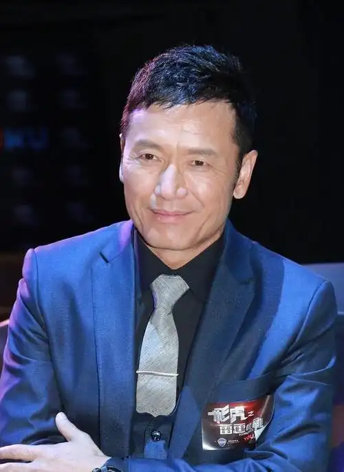 60岁苗侨伟近照曝光,有幸能演过金庸的作品