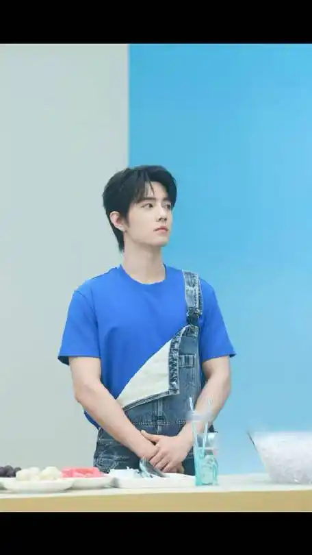 穿背带裤的肖战好乖##肖战乖巧感