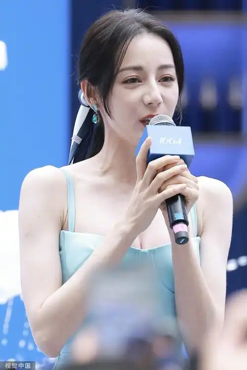 迪丽热巴深圳生图##迪丽热巴眼妆花了