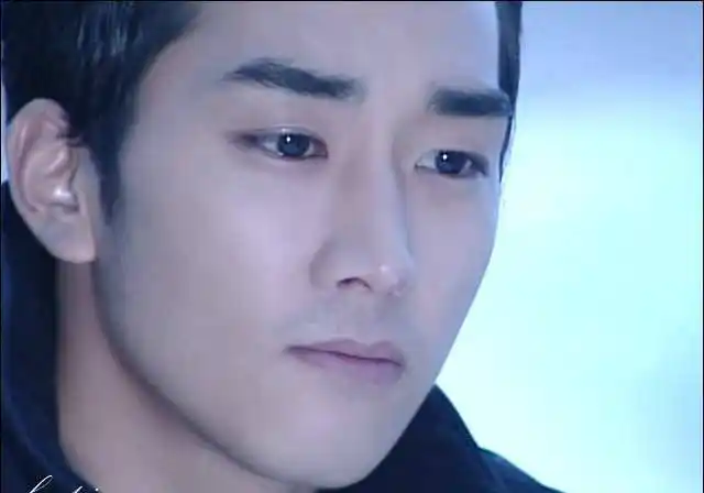 真正让宋承宪尝试到走红滋味,也是《蓝色生死恋》这部剧.