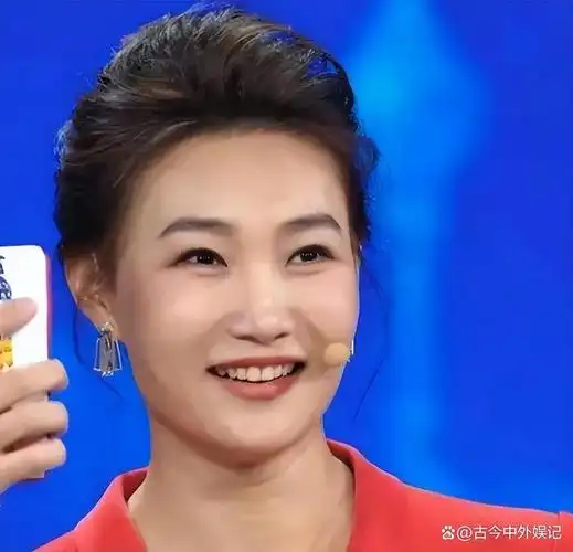 新闻联播主持李梓萌贷款上班多年如今依然未婚