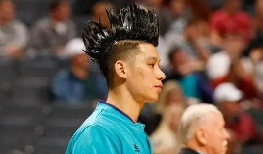 然而,除了篮球技术的高超之外,一些球员们还以他们独特而奇特的发型引