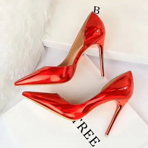 水晶红色高跟鞋