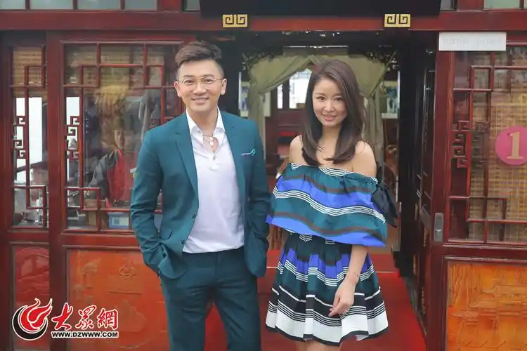 "五阿哥"苏有朋和"紫薇"林心如大明湖"寻根"