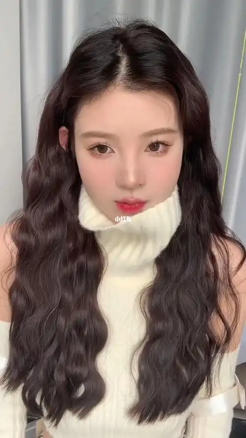 发根塌圆脸女生一定不能错过的法式烫卷发