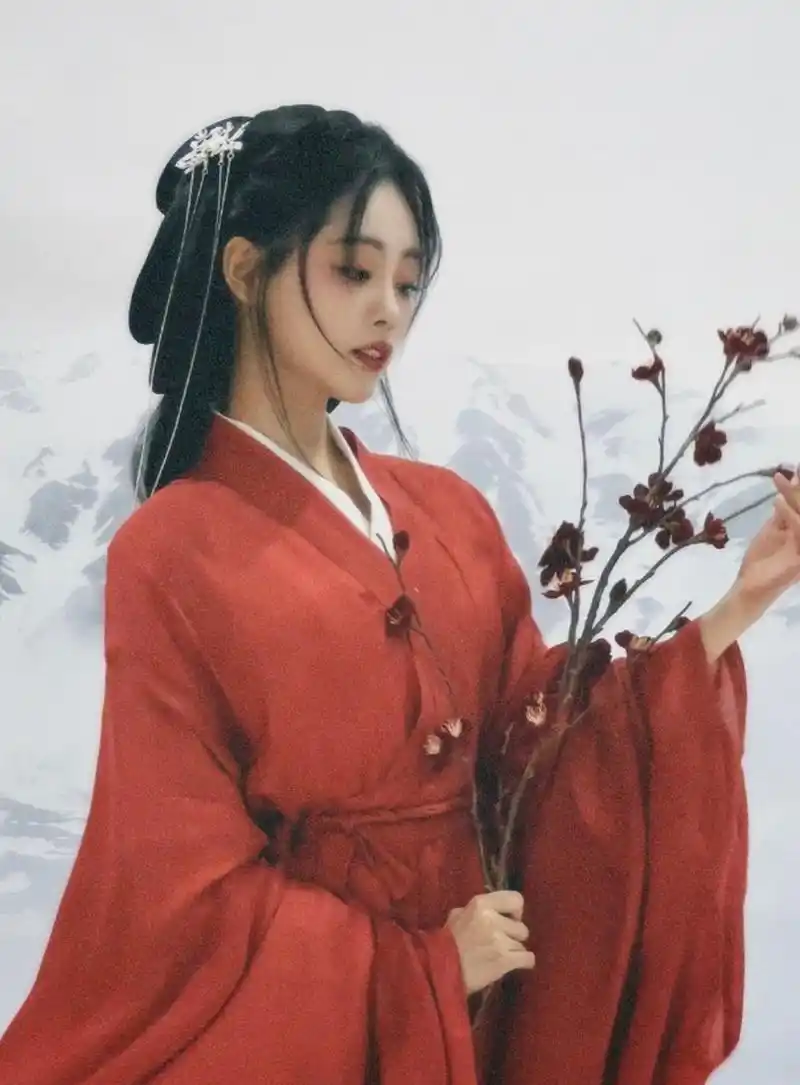 祝绪丹红衣古装造型# 祝绪丹红衣古装造型也太美了吧,红色古装适配度