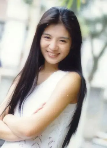 组图:杨采妮娇俏青春旧照(15)