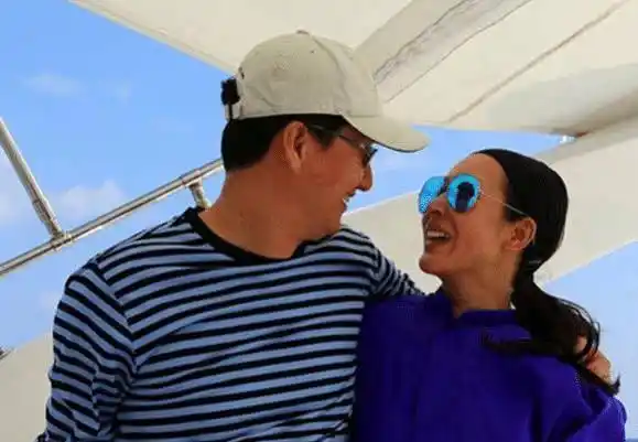 曾比肩那英,3任男友身亡落狱破产,33岁嫁富豪今47岁成人生赢家_孙悦