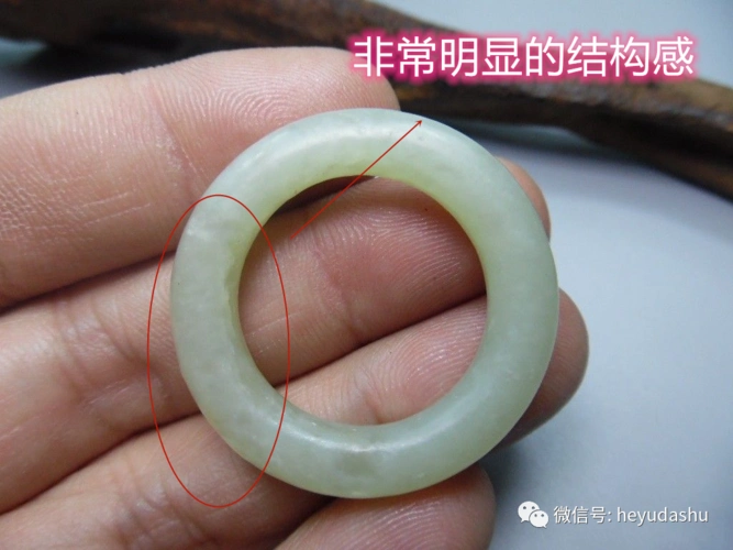 结构特别容易和细度混为一谈,其实结构是指和田玉的透闪石晶体排列的