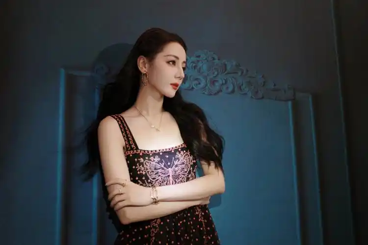 迪丽热巴《枭起青壤》未拍先火,陈星旭惊喜入局,奇幻剧有盼头了