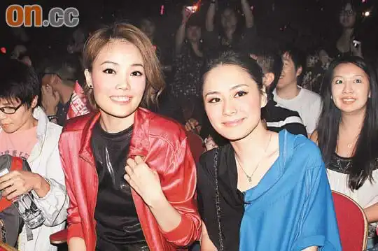 容祖儿捧场何韵诗个唱全程high爆 诗迷热情欢呼