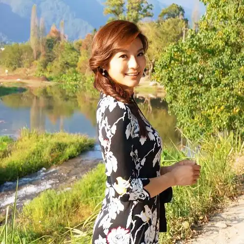 回顾央视孟盛楠42岁仍未婚无子女是父母的骄傲也是他们的心病