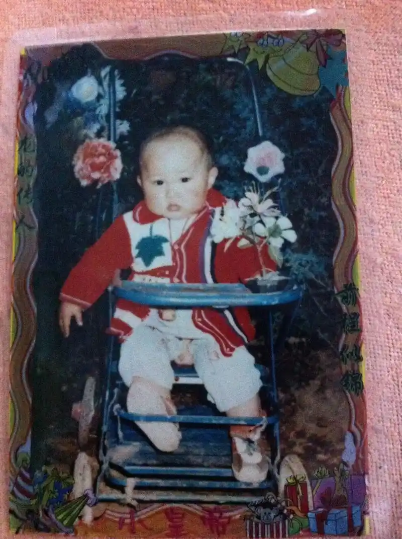 最珍贵的照片 #原来真的一眨眼就长大了 #小时候我长这样  - 抖音