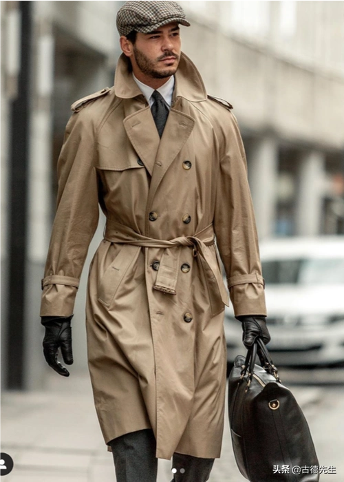 每个会穿的男人都有一件质感与风度并存的风衣(男士风衣里面穿什么