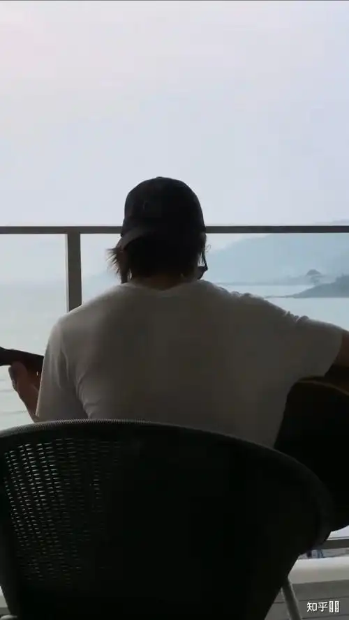 男生背影能帅到什么程度?