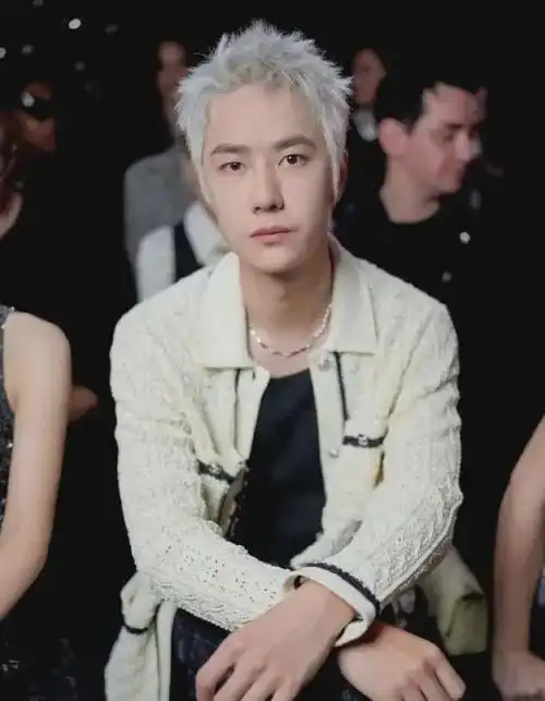 王一博整容失败近照曝光吓坏网友这还是他吗