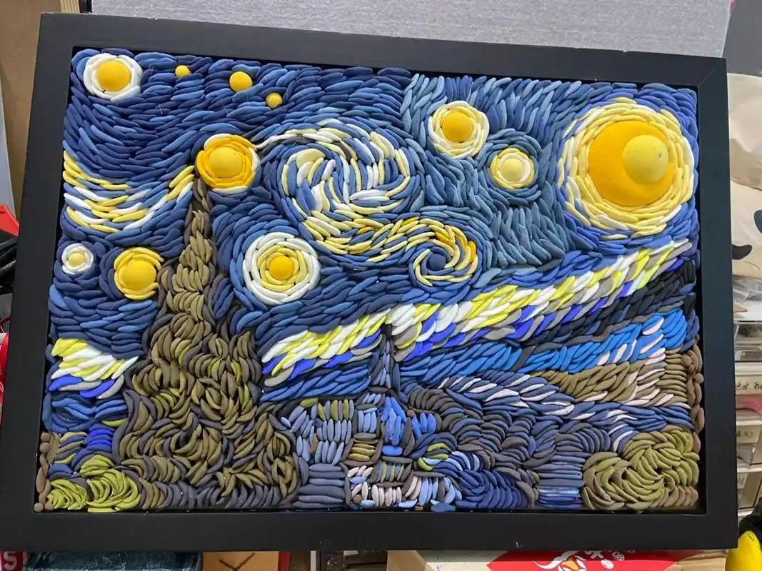超轻粘土画(致敬梵高星夜) 在外网看到一位艺术家用粘土扭成条条代替