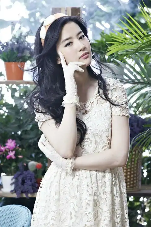 《卓多姿》2013春装大片 《刘亦菲》[2013.1.25]