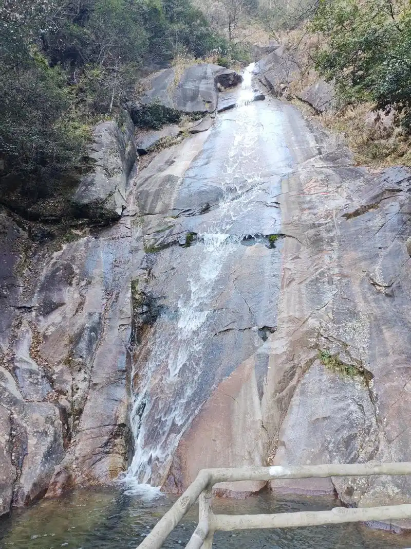江南第一瀑"云谷飞瀑" 宜春市温汤明月山景色 - 抖音