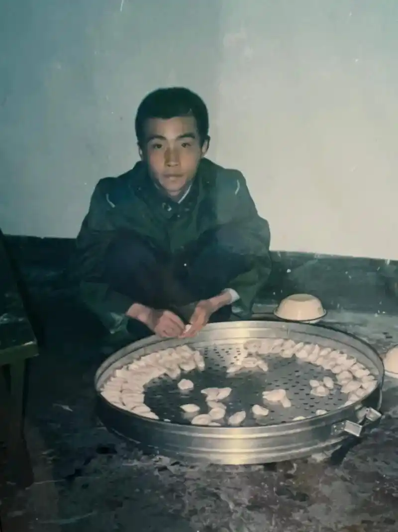 #看看以前的自己 #只有照片能记录这份珍贵 #找张年轻时的照 - 抖音