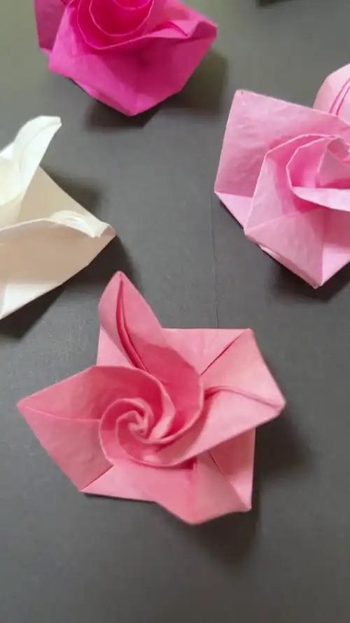 不要剪刀不用胶水,超简单的玫瑰花折纸