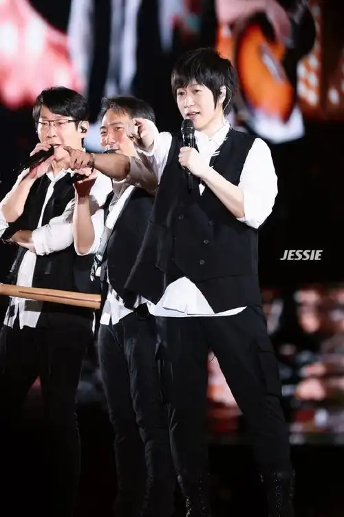 五月天广州##五月天诺亚方舟复刻限定版演唱会##阿信跳舞了