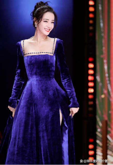 国际上知名的红毯女王范某某已经离开内娱5年之久,迪奥女郎迪丽热巴会