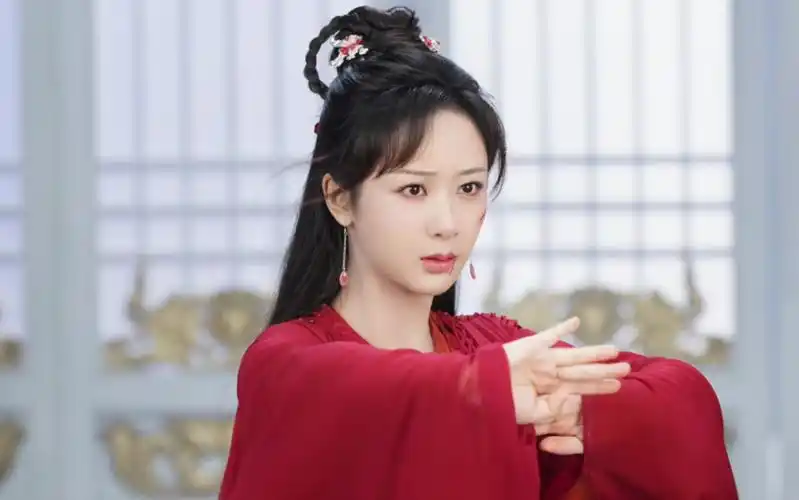 而目前确定的嘉宾,录制了vcr的有张智霖,郑秀妍,周柏豪,于文文,杨紫