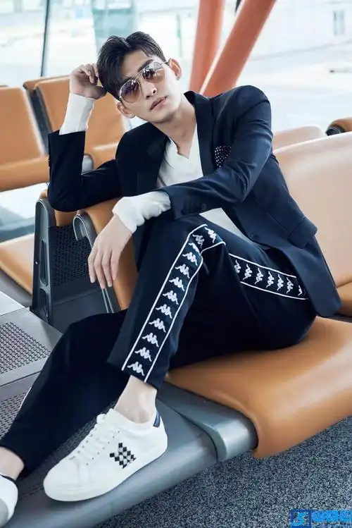 内地小生张翰个人资料简介(演员张翰是哪里人)