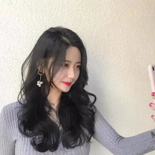 流行云朵烫发型让你美到飘起来