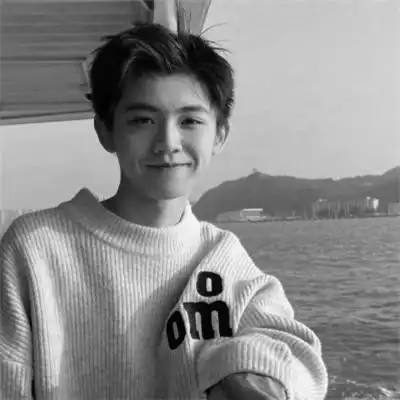 男头黑白真人头像高冷帅气图片_男生头像_头像屋