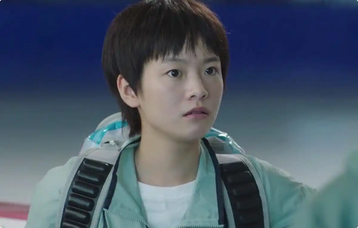 1月9日上线的电视剧《超越》,就是一部有望成为2022开年口碑黑马的