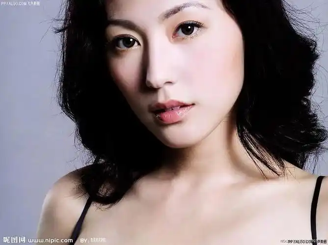 原名刘凡平,1981年4月1日出生于中国台湾新北,中国香港女演员,模特