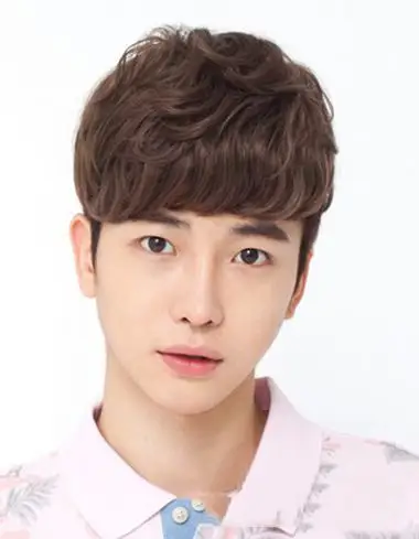 纹理发型怎么打理,其实是有着一定的限制的,做一款好看的纹理烫发型