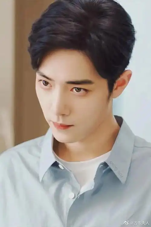 肖战一眼就惊艳的照片——肖战惊艳美图100张无水印横图-天晟网