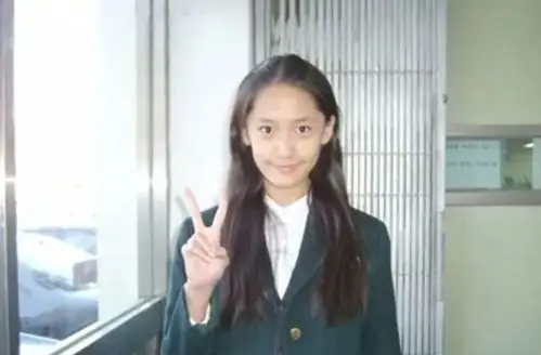 少女时代组合林允儿童年照