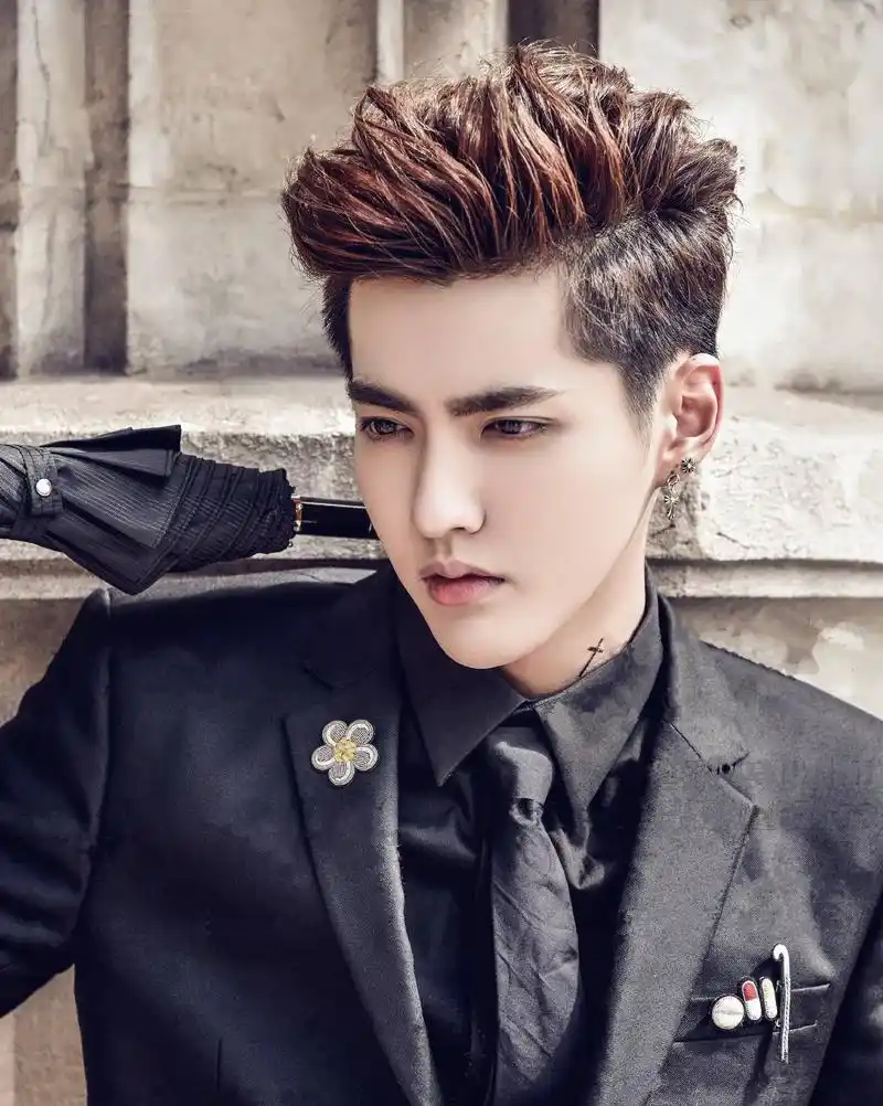 万众期待 名导谢飞帅哥吴亦凡凯奇汇聚海南首届电影节开幕仪式!