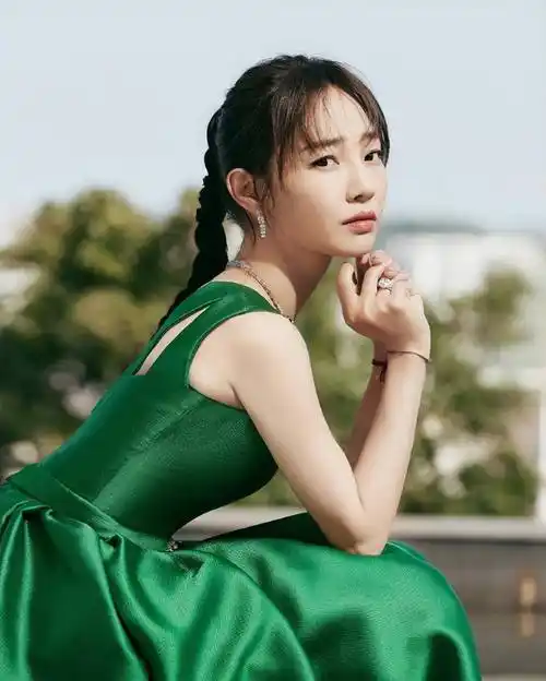 演员白百何说,百亿票房,说起来很唬人,其实不用当回事,票房多少是有