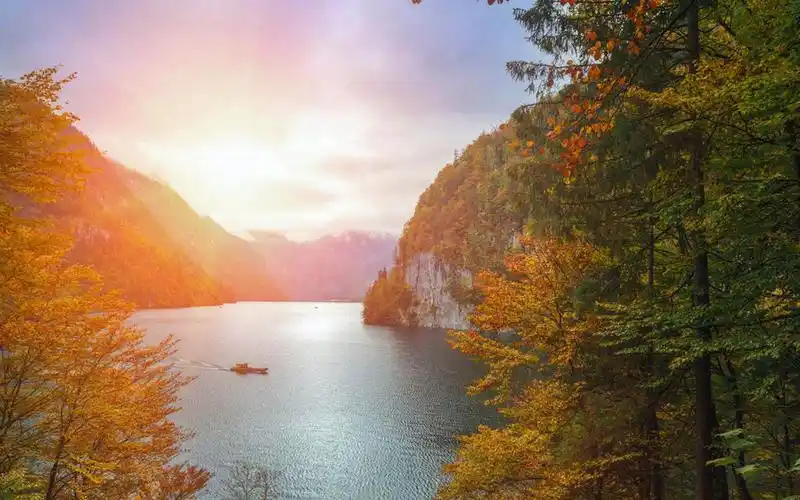 国王湖唯美景观图片桌面壁纸