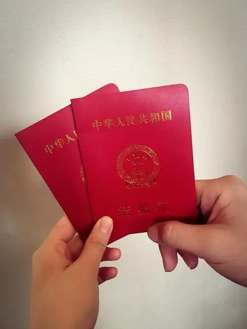 陈晓陈妍希喜帖曝光 食指勾下巴甜蜜爆棚