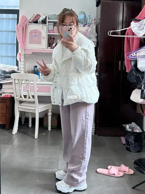 显瘦牛仔裤  #显瘦神裤  #紫色系  #显腿长牛仔裤  #微胖女孩穿搭