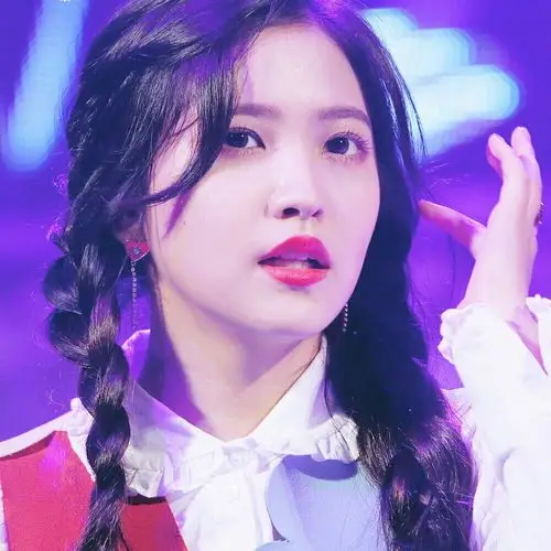 自截金艺琳yeri爱豆头像