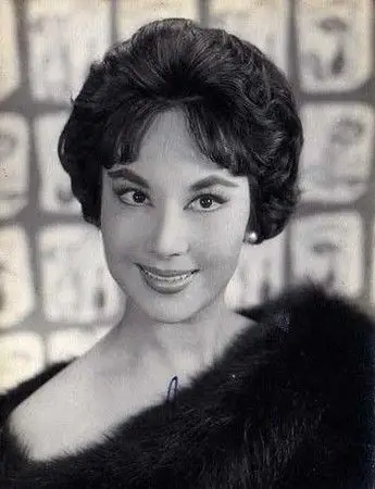 曝李丽华去世 成龙喊她50年妈妈