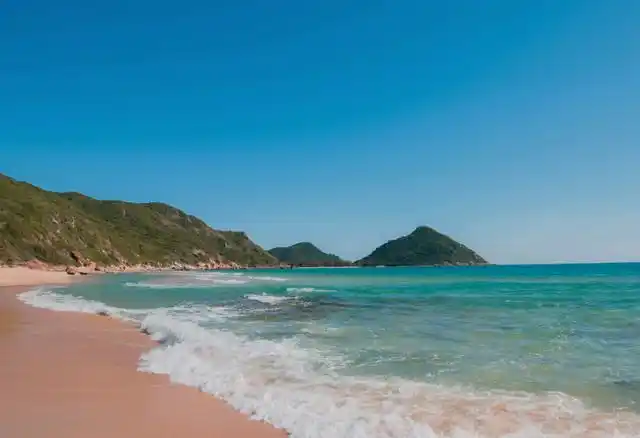 海南岛东海岸线最长的沙滩,一片原始静谧的绝美之地,却少有人知